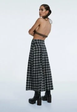 Stradivarius KARIERTER - A-Linien-Rock - Dark Grey -Stradivarius Deutschland Verkaufs-Shop a180b1c1b4564e6b87af434873b25697