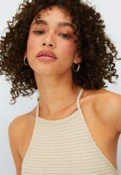 Stradivarius NECKHOLDER - Strickkleid - Stone -Stradivarius Deutschland Verkaufs-Shop a3ae2c2c6a5e4ea89dafcf4f7ade477c