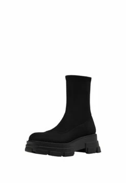 Stradivarius MIT PROFILSOHLE - Plateaustiefelette - Black 11 Stradivarius MIT PROFILSOHLE - Plateaustiefelette - Black -Stradivarius Deutschland Verkaufs-Shop a71133d0bad4401fbb9003c45920daf4