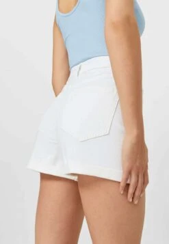 Stradivarius Jeans Shorts - White -Stradivarius Deutschland Verkaufs-Shop a8472ca26dda490c8fd400efae29aea8