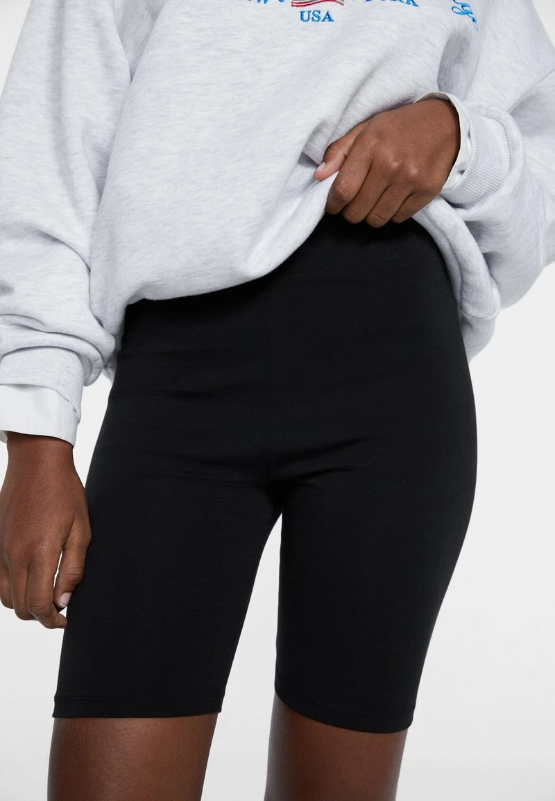 Stradivarius Shorts - Black 2 Stradivarius Shorts - Black – Bild 2