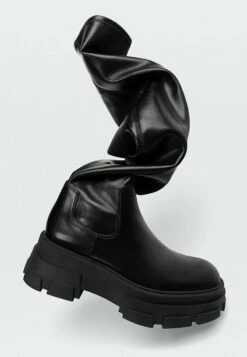 Stradivarius MIT PROFILSOHLE - Overknees - Black 10 Stradivarius MIT PROFILSOHLE - Overknees - Black -Stradivarius Deutschland Verkaufs-Shop a9b5b923f0974986ba8bc02dd3f52b0c