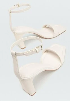 Stradivarius MIT GESTEPPTEN RIEMCHEN - Brautschuh - Off White -Stradivarius Deutschland Verkaufs-Shop ac9110ad9e504d03aa409e91550feec6