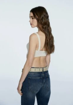 Stradivarius NAHTLOSES BRALETTE - Top - Offwhite 8 Stradivarius NAHTLOSES BRALETTE - Top - Offwhite -Stradivarius Deutschland Verkaufs-Shop ad9fe38dbb5a40a59dcb8522bdbe7d0e