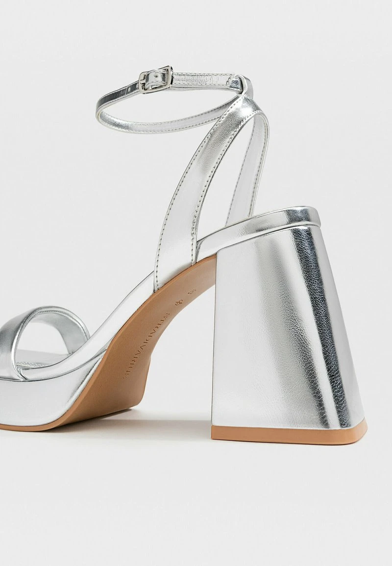 Stradivarius High Heel Sandalette - Silver Coloured 6 Stradivarius High Heel Sandalette - Silver Coloured – Bild 6