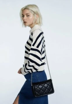 Stradivarius MIT DOPPELTER TRAGEKETTE - Umhängetasche - Black