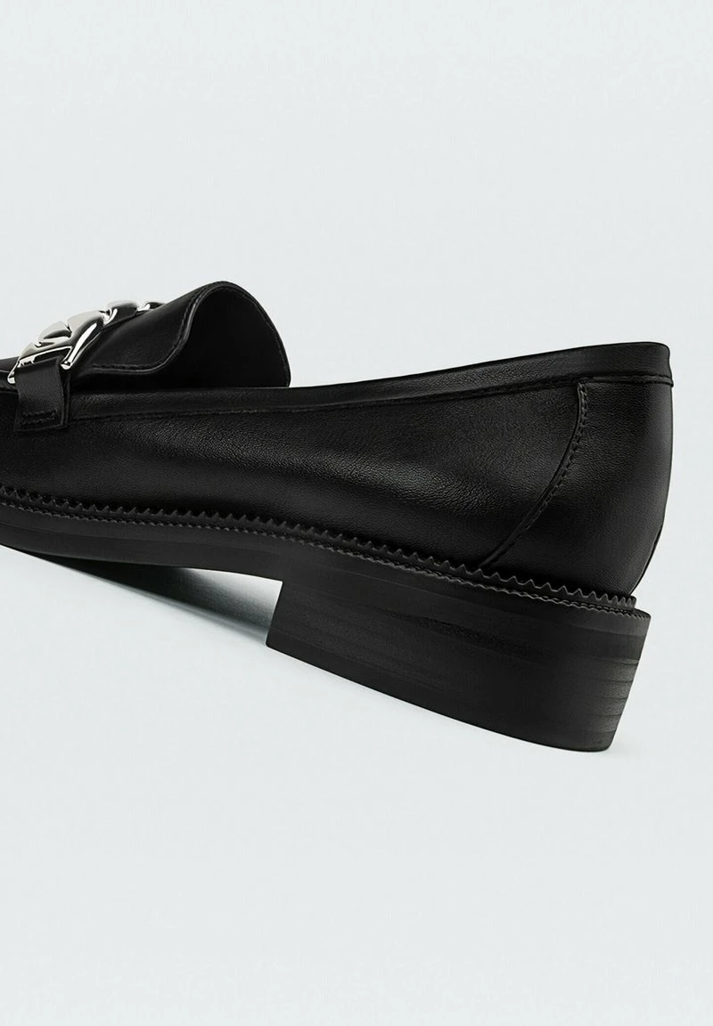 Stradivarius MIT KETTE - Mokassin - Black 6 Stradivarius MIT KETTE - Mokassin - Black – Bild 6