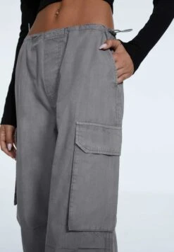 Stradivarius PARACHUTE - Cargohose - Light Grey 9 Stradivarius PARACHUTE - Cargohose - Light Grey -Stradivarius Deutschland Verkaufs-Shop b7815d9c7177456aa888141f66718991