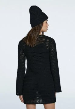 Stradivarius MIT LOCHMUSTER - Strickkleid - Black -Stradivarius Deutschland Verkaufs-Shop b7adb6cb032e40dba8ad20a3cb4edc5e