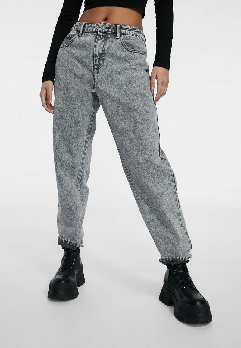 Stradivarius MID-RISE MOM - Jeans Straight Leg - Black Denim 1 Stradivarius MID-RISE MOM - Jeans Straight Leg - Black Denim