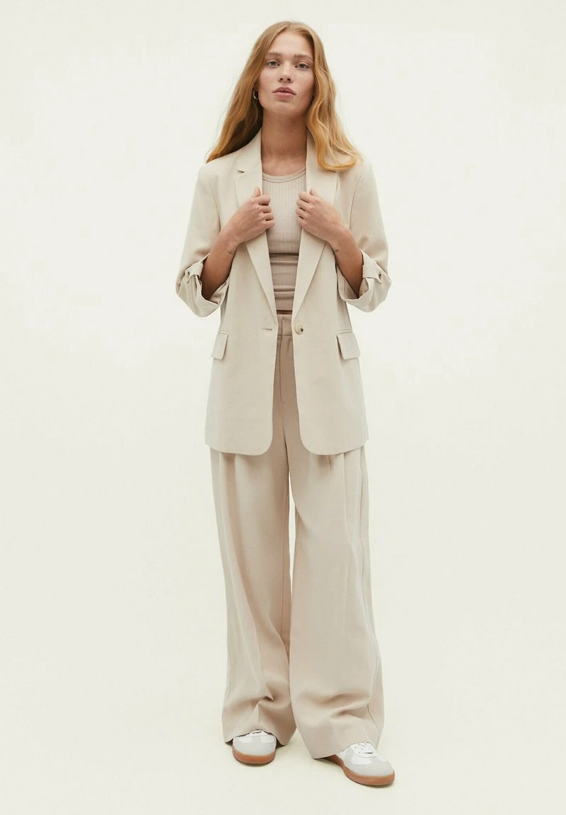 Stradivarius FLOWING STRAIGHT FIT - Kurzmantel - Beige 2 Stradivarius FLOWING STRAIGHT FIT - Kurzmantel - Beige – Bild 2