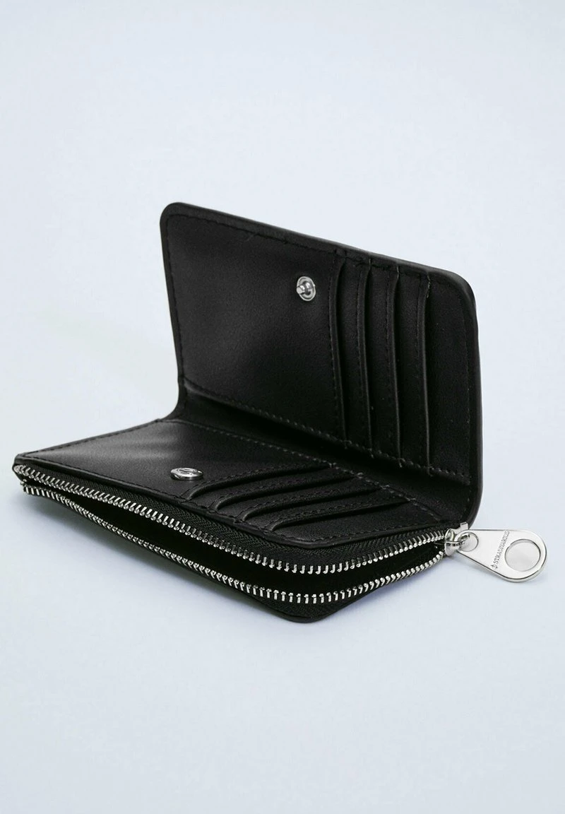 Stradivarius KARTENTASCHE MIT KROKOPRÄGUNG - Geldbörse - Black 4 Stradivarius KARTENTASCHE MIT KROKOPRÄGUNG - Geldbörse - Black – Bild 4