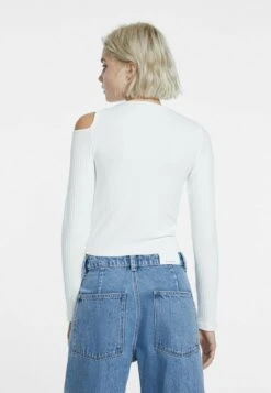 Stradivarius CUT-OUT - Langarmshirt - Off White -Stradivarius Deutschland Verkaufs-Shop bb10f0efb8b84a7999a24753e1900c13