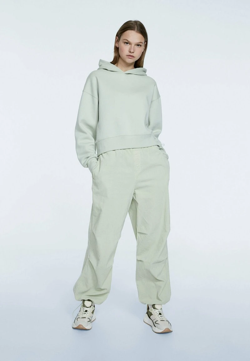 Stradivarius BASIC CROPPED - Kapuzenpullover - Green 2 Stradivarius BASIC CROPPED - Kapuzenpullover - Green – Bild 2