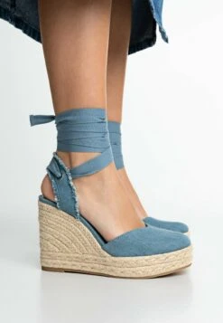 Stradivarius Keilsandalette - Blue