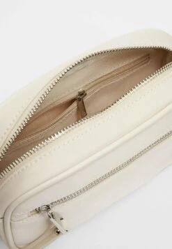 Stradivarius Umhängetasche - Off White 9 Stradivarius Umhängetasche - Off White -Stradivarius Deutschland Verkaufs-Shop be53aff3177f43919f45d99f0da7831e