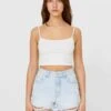 Stradivarius MIT RISSEN - Jeans Shorts - Light Blue