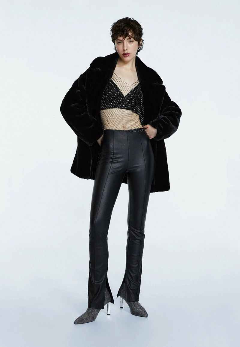 Stradivarius GLÄNZENDES - Top - Black 2 Stradivarius GLÄNZENDES - Top - Black – Bild 2