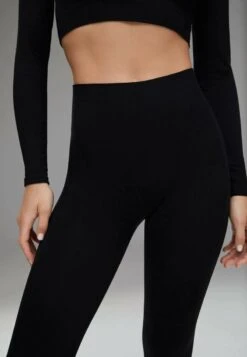 Stradivarius Leggings - Hosen - Black -Stradivarius Deutschland Verkaufs-Shop c0fb80cb39164688bbd5bb581dded915