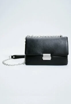 Stradivarius MIT VERSCHLUSS - Umhängetasche - Black 11 Stradivarius MIT VERSCHLUSS - Umhängetasche - Black -Stradivarius Deutschland Verkaufs-Shop c165043aa5d6436fbba8d485723abe73