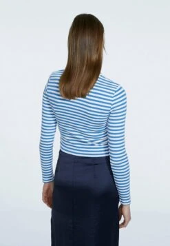 Stradivarius MIT STREIFEN - Langarmshirt - Light Blue 8 Stradivarius MIT STREIFEN - Langarmshirt - Light Blue -Stradivarius Deutschland Verkaufs-Shop c23af2bb603b4e53b42c02a84b217125