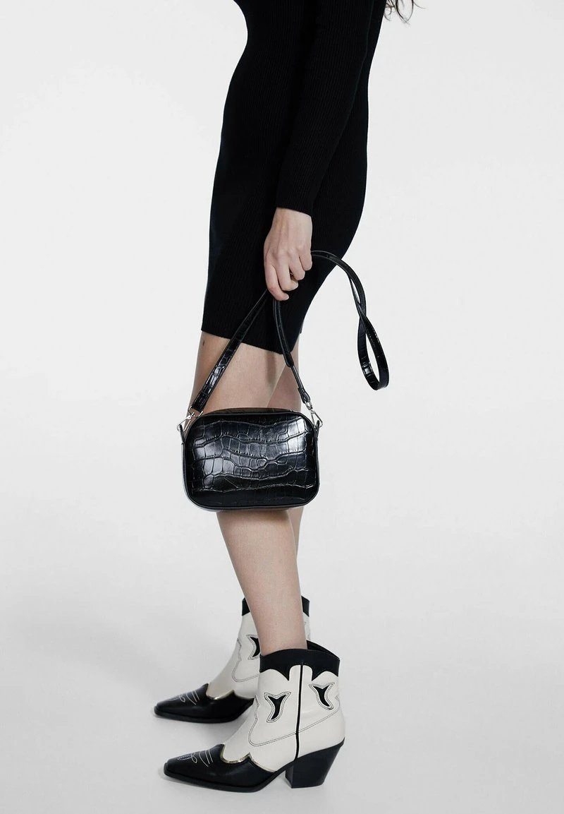 Stradivarius MOCK CROC REPORTER - Umhängetasche - Black 2 Stradivarius MOCK CROC REPORTER - Umhängetasche - Black – Bild 2