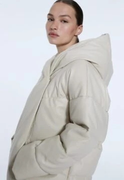 Stradivarius OVERSIZE - Wintermantel - White 9 Stradivarius OVERSIZE - Wintermantel - White -Stradivarius Deutschland Verkaufs-Shop c610ff173ff747698170075a29d592b9