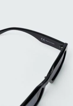 Stradivarius MIT KUNSTSTOFFGESTELL - Sonnenbrille - Black 10 Stradivarius MIT KUNSTSTOFFGESTELL - Sonnenbrille - Black -Stradivarius Deutschland Verkaufs-Shop c83606d2dd6f4e02b4500d210e21a782