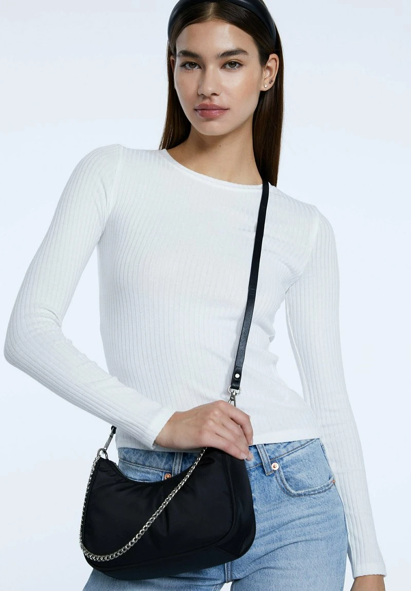 Stradivarius MIT KETTE - Umhängetasche - Black 6 Stradivarius MIT KETTE - Umhängetasche - Black – Bild 6