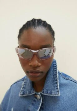 Stradivarius Sonnenbrille - Light Pink