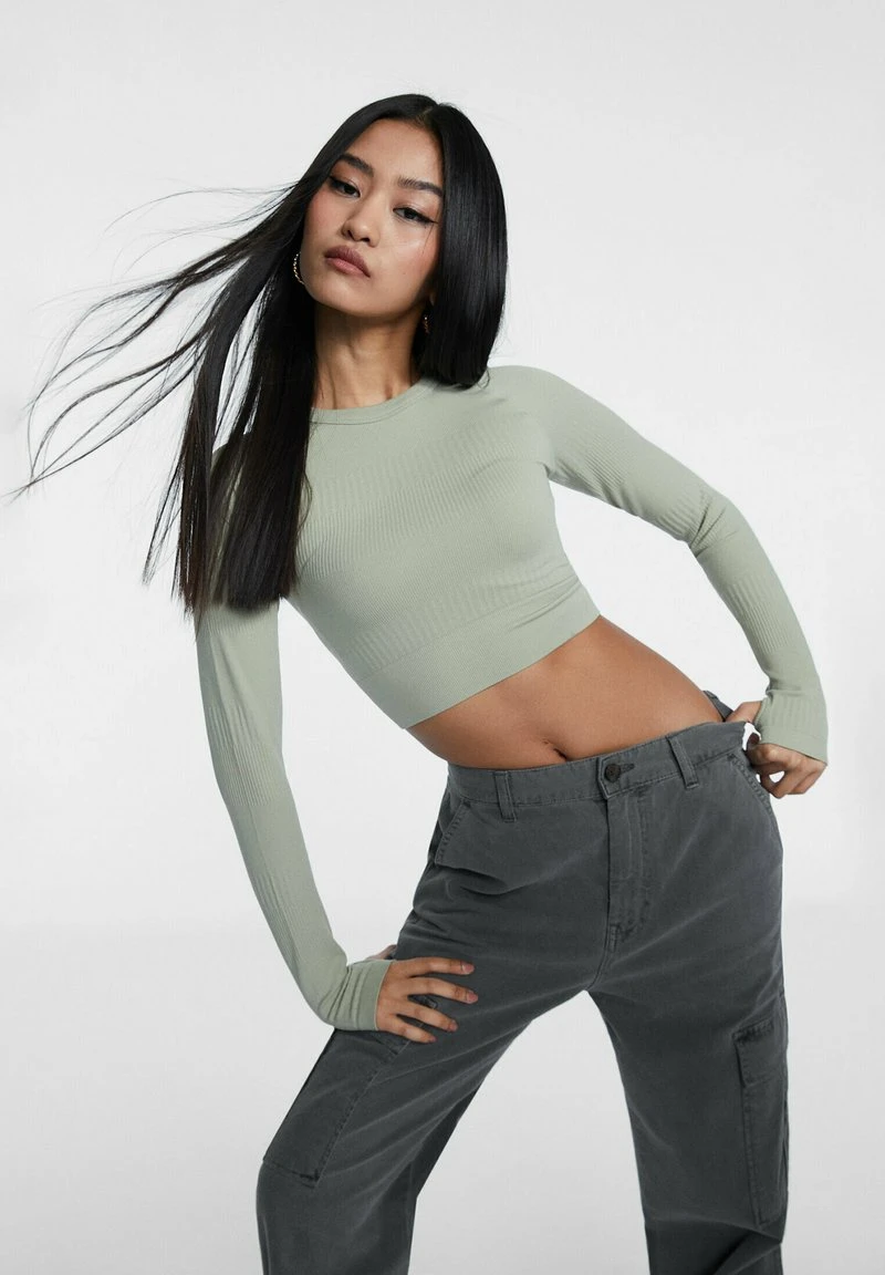 Stradivarius SEAMLESS TEXTURED WITH RAGLAN SLEEVES - Langarmshirt - Khaki 1 Stradivarius SEAMLESS TEXTURED WITH RAGLAN SLEEVES - Langarmshirt - Khaki