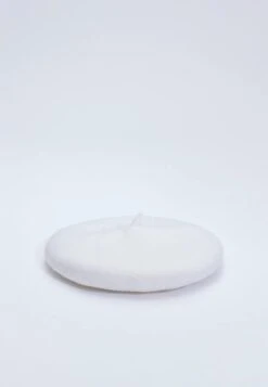 Stradivarius BASIC-BARETT - Mütze - Off-white 11 Stradivarius BASIC-BARETT - Mütze - Off-white -Stradivarius Deutschland Verkaufs-Shop ccb7b62ac17f4d79890e23d3251be848