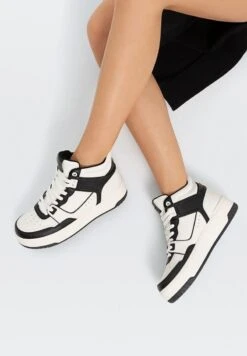 Stradivarius MIT FARBLICH ABGESETZTEN ELEMENTEN - Sneaker High - Black