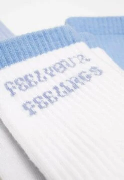 Stradivarius 3-ER-PACK OF TIE-DYE - Socken - Blue 10 Stradivarius 3-ER-PACK OF TIE-DYE - Socken - Blue -Stradivarius Deutschland Verkaufs-Shop ce3f472bc42f481a8d2803615affd657