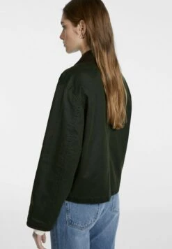 Stradivarius CROPPED WAXED-EFFECT - Übergangsjacke - Khaki 8 Stradivarius CROPPED WAXED-EFFECT - Übergangsjacke - Khaki -Stradivarius Deutschland Verkaufs-Shop cf33682a41014cf997215f0c1051e4ed