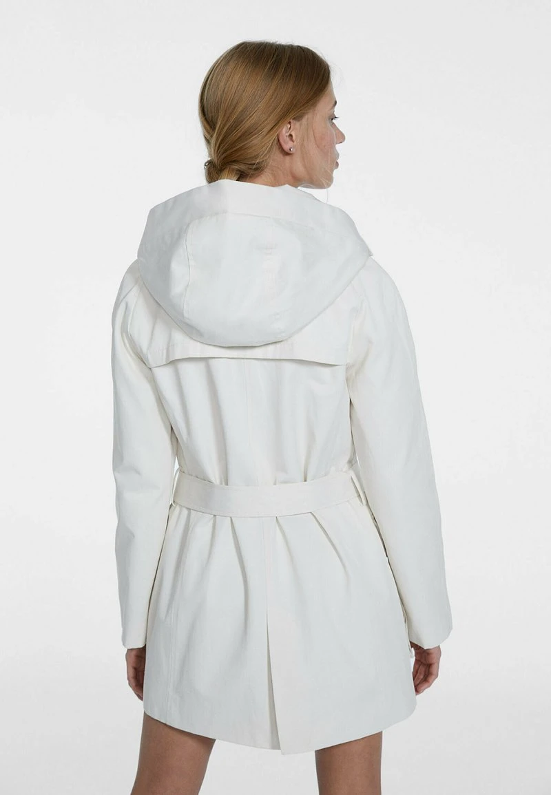 Stradivarius SHORT TECHNICAL WITH HOOD - Parka - Off White 3 Stradivarius SHORT TECHNICAL WITH HOOD - Parka - Off White – Bild 3