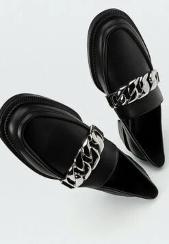 Stradivarius MIT KETTE - Mokassin - Black 10 Stradivarius MIT KETTE - Mokassin - Black -Stradivarius Deutschland Verkaufs-Shop d138d1f6f7e94191902c7f701aa5633f