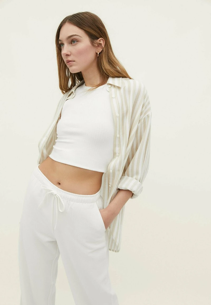 Stradivarius LONG FLOWING RUSTIC - Stoffhose - Off White 4 Stradivarius LONG FLOWING RUSTIC - Stoffhose - Off White – Bild 4