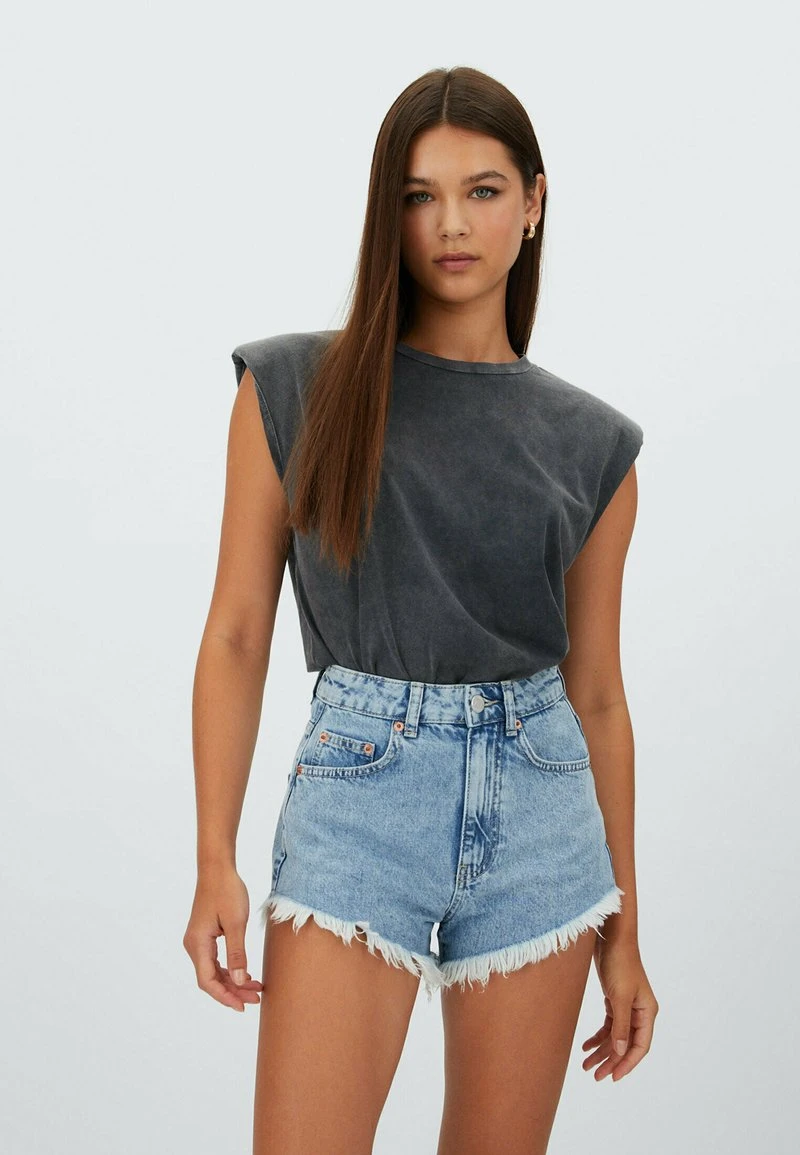 Stradivarius Jeans Shorts - Blue Denim 1 Stradivarius Jeans Shorts - Blue Denim