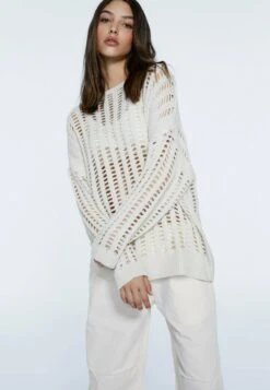 Stradivarius MIT LOCHMUSTER - Strickpullover - Off White