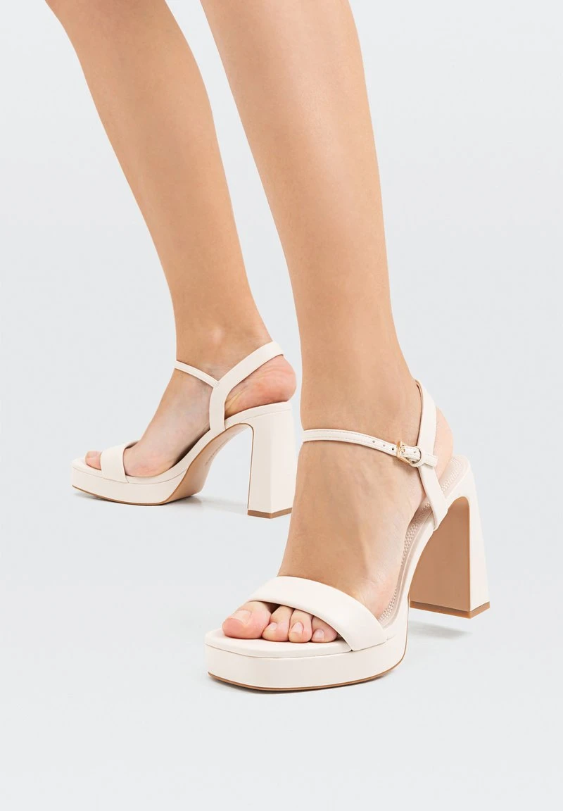 Stradivarius MIT ABSATZ UND PLATEAU - Brautschuh - Off White 1 Stradivarius MIT ABSATZ UND PLATEAU - Brautschuh - Off White