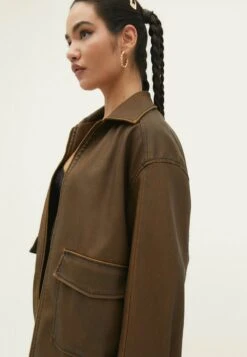 Stradivarius FADED EFFECT WITH POCKETS - Kunstlederjacke - Camel -Stradivarius Deutschland Verkaufs-Shop da7200f9bcdb4044a97f07b8ac6a2fc1