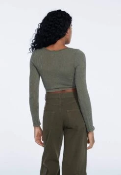 Stradivarius NAHTLOSES CROPPED - Langarmshirt - Khaki -Stradivarius Deutschland Verkaufs-Shop daf9c54ba05b4a9caec7b2cab9209b29