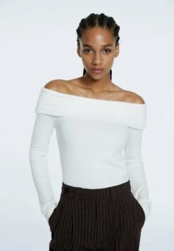 Stradivarius MIT CARMEN-AUSSCHNITT - Langarmshirt - Off White