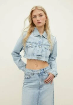 Stradivarius SUPER CROPPED - Jeansjacke - Light Blue Denim