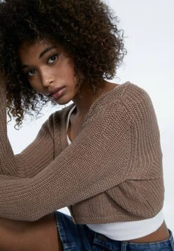 Stradivarius CROPPED 07516155 - Strickjacke - Brown 9 Stradivarius CROPPED 07516155 - Strickjacke - Brown -Stradivarius Deutschland Verkaufs-Shop e0e82eb77f9741fbbb1a0095910c7bbe