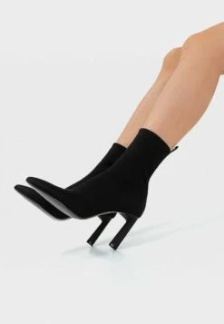 Stradivarius High Heel Stiefelette - Black -Stradivarius Deutschland Verkaufs-Shop e1daee91e2404591a3a1aee123e22a30 1