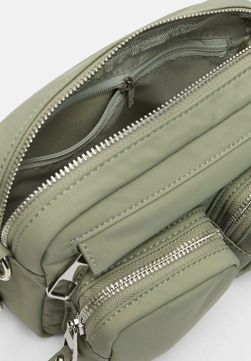 Stradivarius REPORTER WITH POCKETS - Umhängetasche - Khaki 5 Stradivarius REPORTER WITH POCKETS - Umhängetasche - Khaki – Bild 5