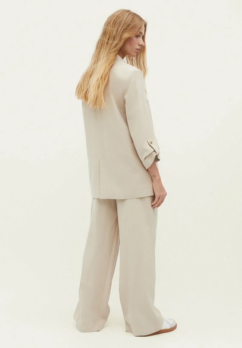 Stradivarius FLOWING STRAIGHT FIT - Kurzmantel - Beige 3 Stradivarius FLOWING STRAIGHT FIT - Kurzmantel - Beige – Bild 3