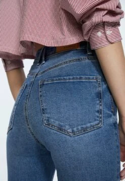 Stradivarius SUPER HIGH IM VINTAGELOOK - Jeans Slim Fit - Destroyed Denim 9 Stradivarius SUPER HIGH IM VINTAGELOOK - Jeans Slim Fit - Destroyed Denim -Stradivarius Deutschland Verkaufs-Shop e4b1ebb0056d4a15bedf04d7399a71a5